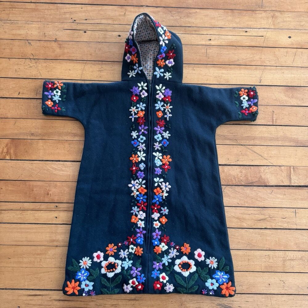 Vintage 1970s Yarn Embroidered Floral Baby Sleep Sack Green 6-12 Month Vtg Cozy